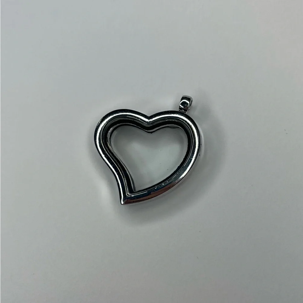 Radiant Sparkle Silver-Tone Gem Dazzle Heart Locket - Picture 4 of 4